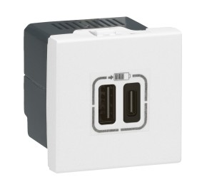 پریز برق لگراند با پورت USB-C برای شارژ موبایل